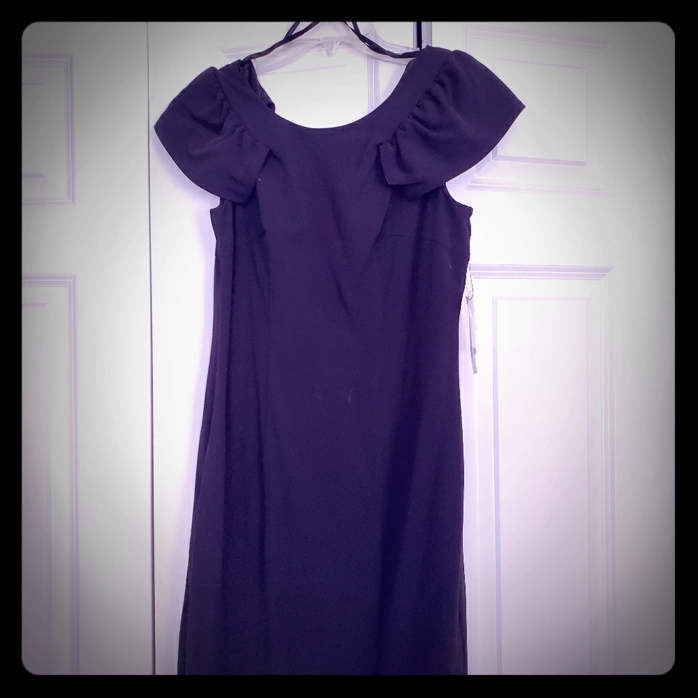 Black dress with ruffle sleeve